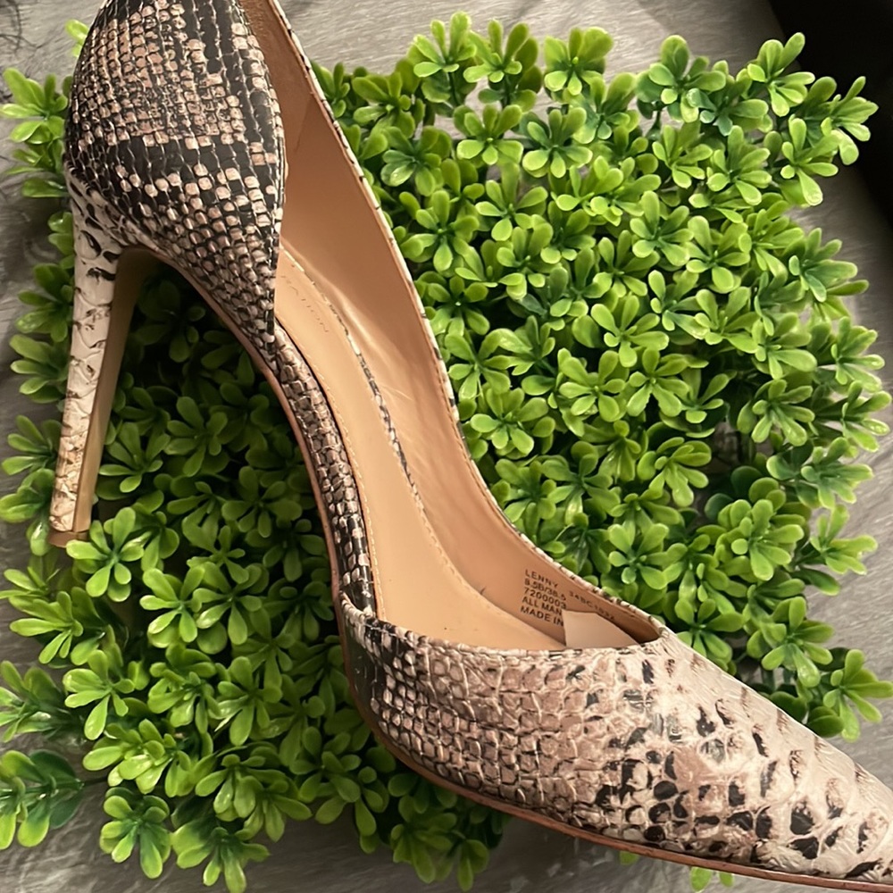 BCBGENERATION HEELS